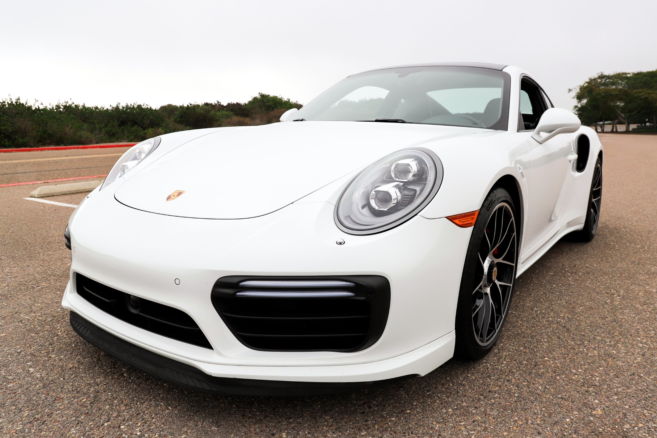 Used 2018 Porsche 911 4 Coupe AWD/4WD image 1