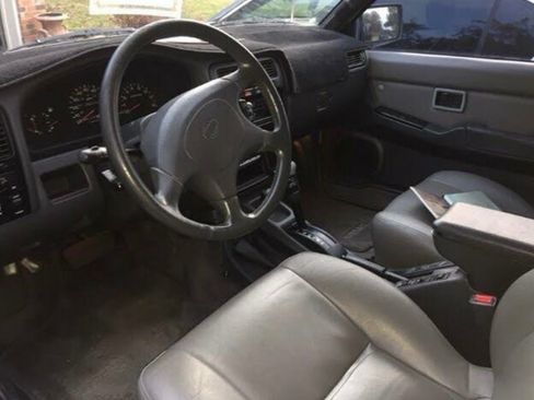 Used 1995 Nissan Pathfinder SE image 5