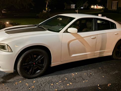Used 2012 Dodge Charger SXT AWD/4WD image 4