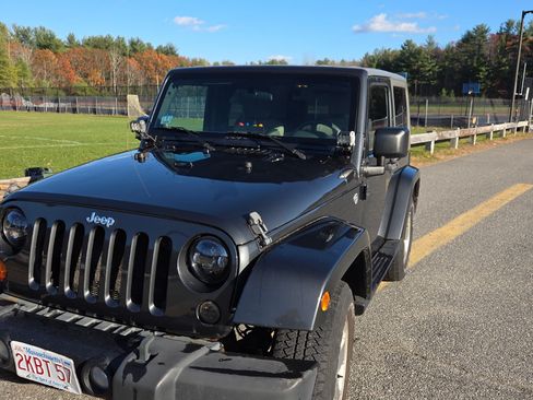 Used 2010 Jeep Wrangler Sahara w/ Dual Top Group image 8