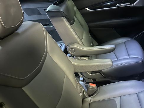 Used 2025 Cadillac XT6 Premium Luxury w/ Technology Package image 11