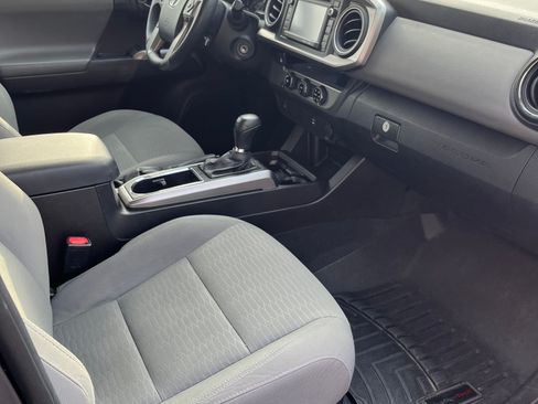 Used 2016 Toyota Tacoma SR5 image 23