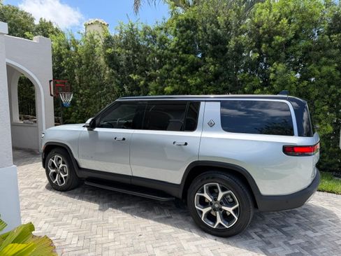 Used 2024 Rivian R1S Adventure AWD/4WD image 1