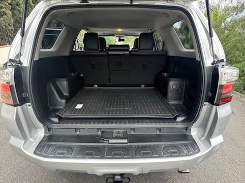 Used 2018 Toyota 4Runner SR5 Premium image 13