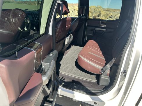 Used 2016 Ford F150 Platinum w/ Equipment Group 701A Luxury AWD/4WD image 8