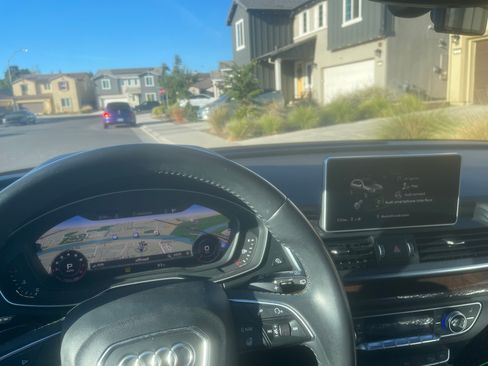 Used 2019 Audi Q5 2.0T Premium Plus w/ Premium Plus Package AWD/4WD image 12
