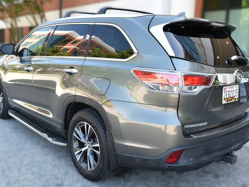 Used 2016 Toyota Highlander XLE w/ Protection Package #3 AWD/4WD image 6