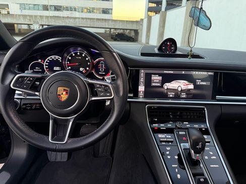 Used 2019 Porsche Panamera 4 image 15