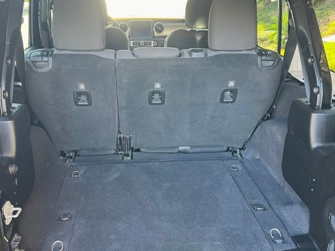 Used 2019 Jeep Wrangler Unlimited Sport S AWD/4WD image 23
