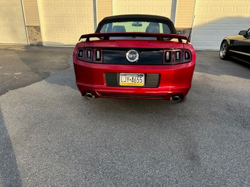 Used 2014 Ford Mustang GT Premium w/ Comfort Package RWD image 4
