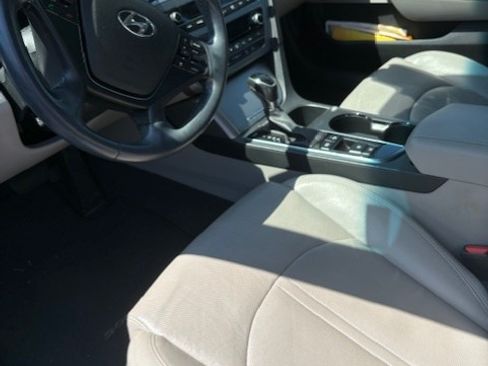 Used 2015 Hyundai Sonata Limited w/ Option Group 06 image 4