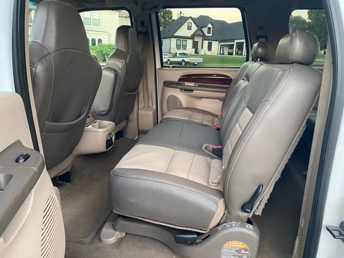 Used 2004 Ford Excursion Eddie Bauer image 12
