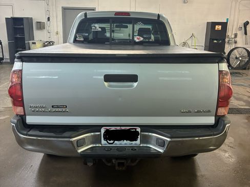 Used 2005 Toyota Tacoma 4x4 Access Cab image 5