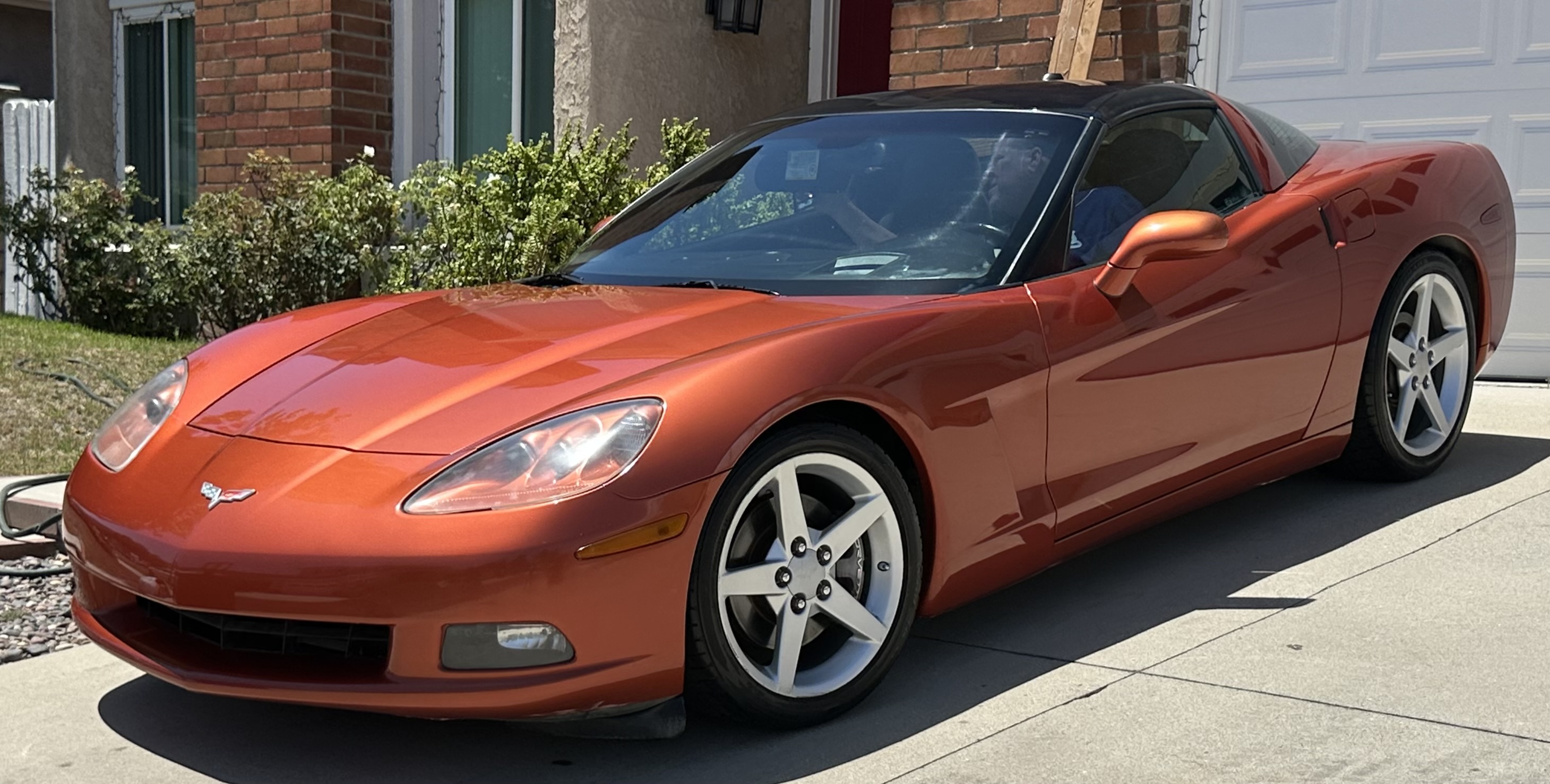 Used 2005 Chevrolet Corvette Coupe w/ Preferred Equipment Group RWD image 1