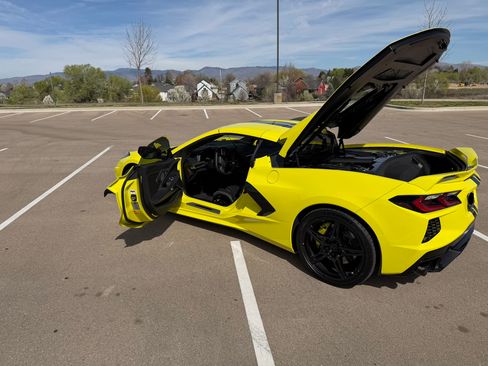 Used 2021 Chevrolet Corvette Stingray Premium Cpe w/ Z51 Performance Package image 18