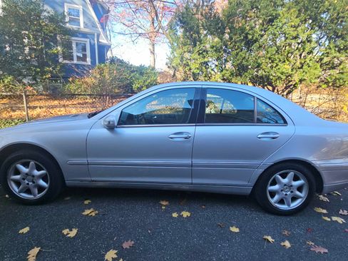 Used 2003 Mercedes-Benz C 240 Sedan image 1