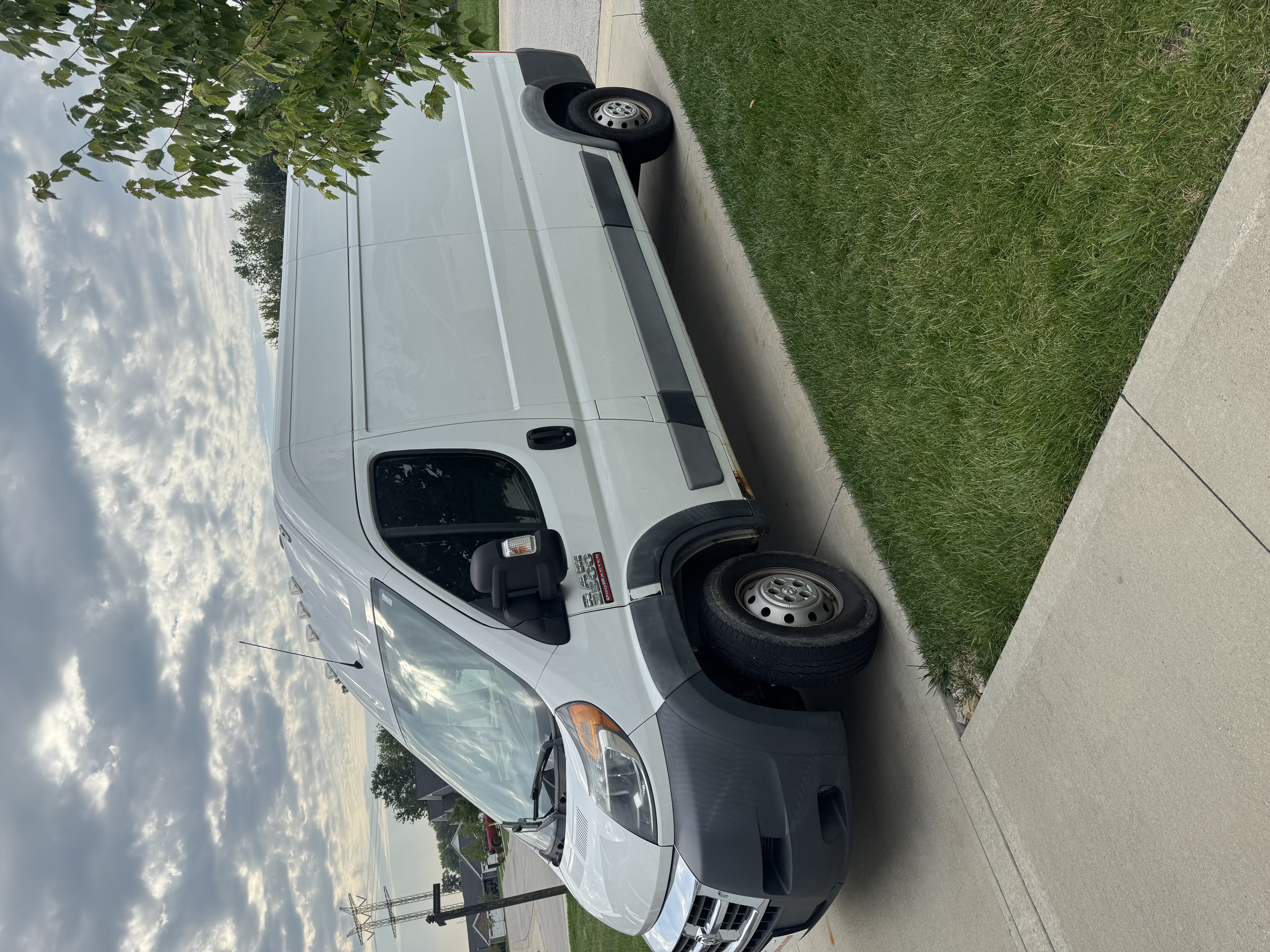 Used 2016 RAM ProMaster 2500 w/ Premium Appearance Group FWD image 9