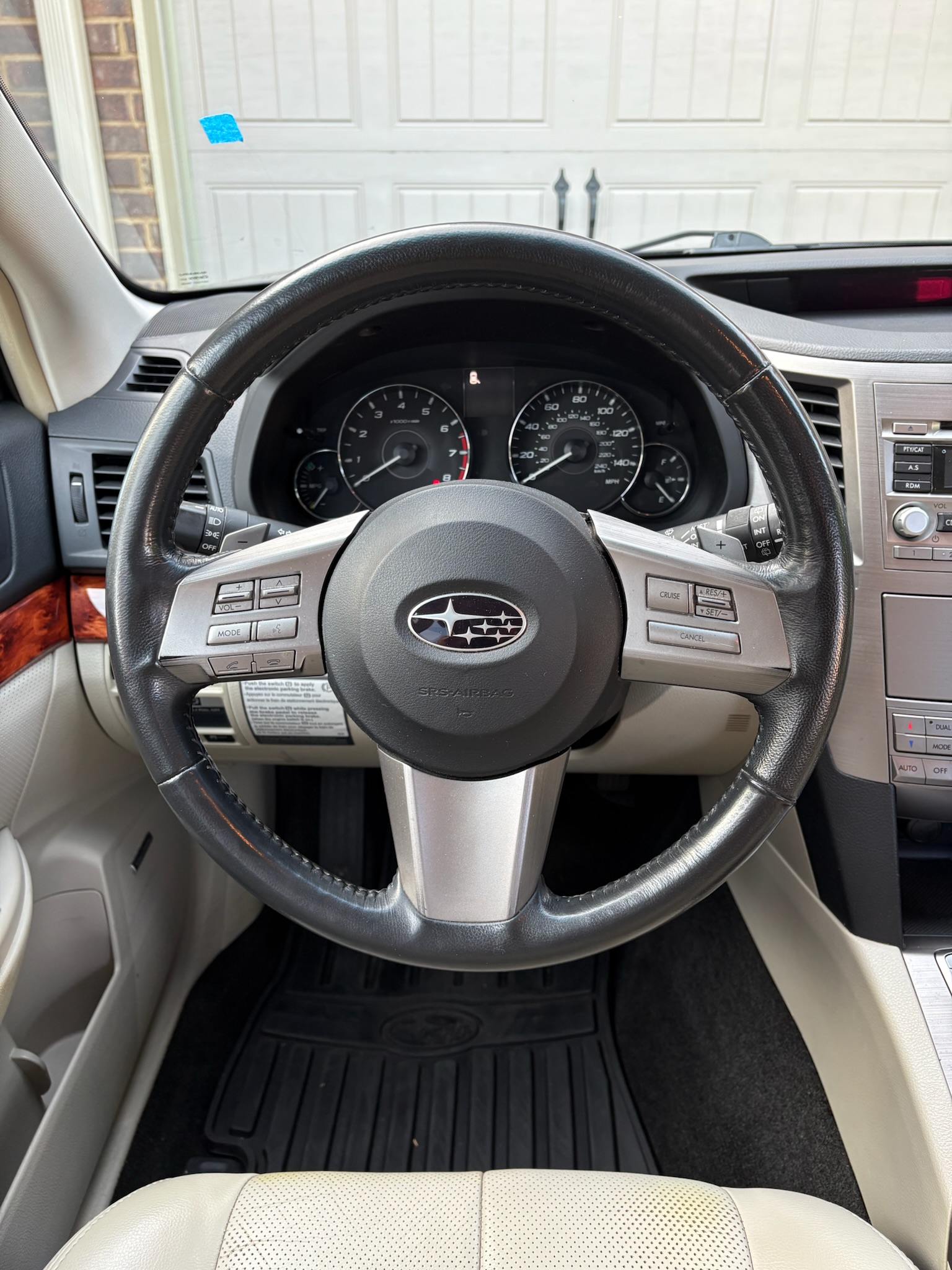 Used 2011 Subaru Outback 2.5i Limited AWD/4WD image 5