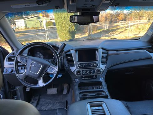 Used 2019 GMC Yukon Denali image 12