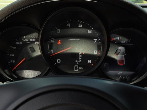 Used 2016 Porsche Cayman image 13