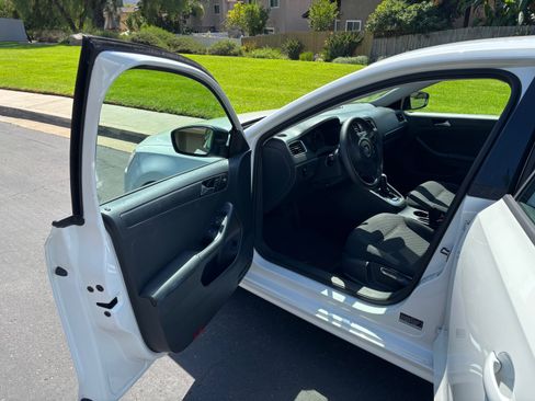 Used 2014 Volkswagen Jetta S image 13