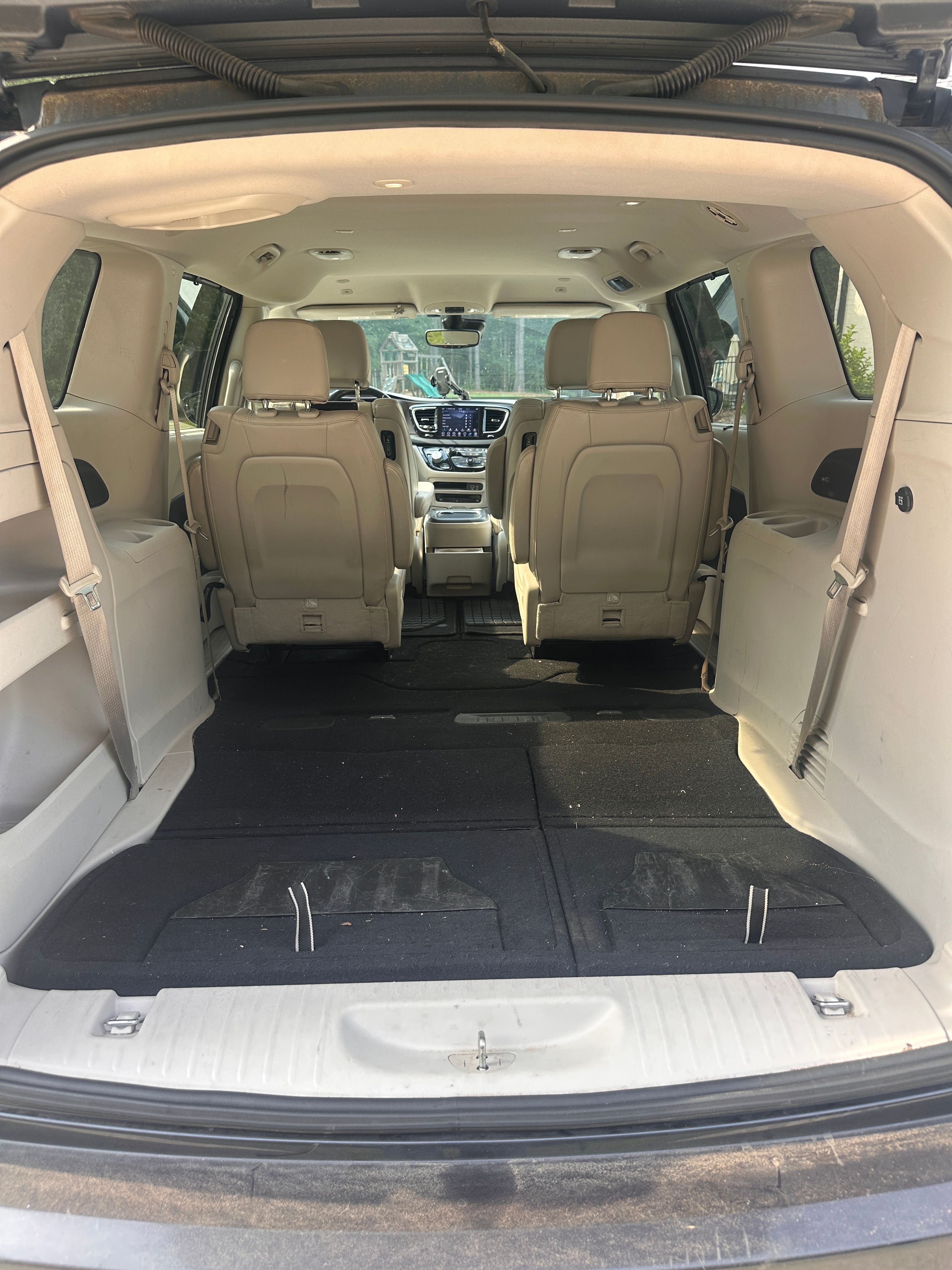 Used 2019 Chrysler Pacifica Touring-L Plus w/ Advanced Safetytec Group FWD image 12