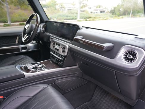 Used 2021 Mercedes-Benz G 550 image 28