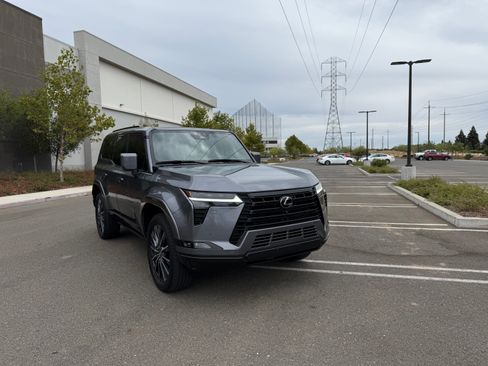 Used 2025 Lexus GX 550 AWD/4WD image 1