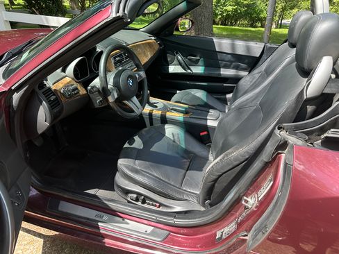 Used 2005 BMW Z4 2.5i RWD image 12