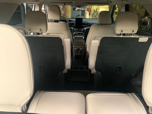 Used 2021 Ford Explorer Platinum w/ Equipment Group 601A image 12