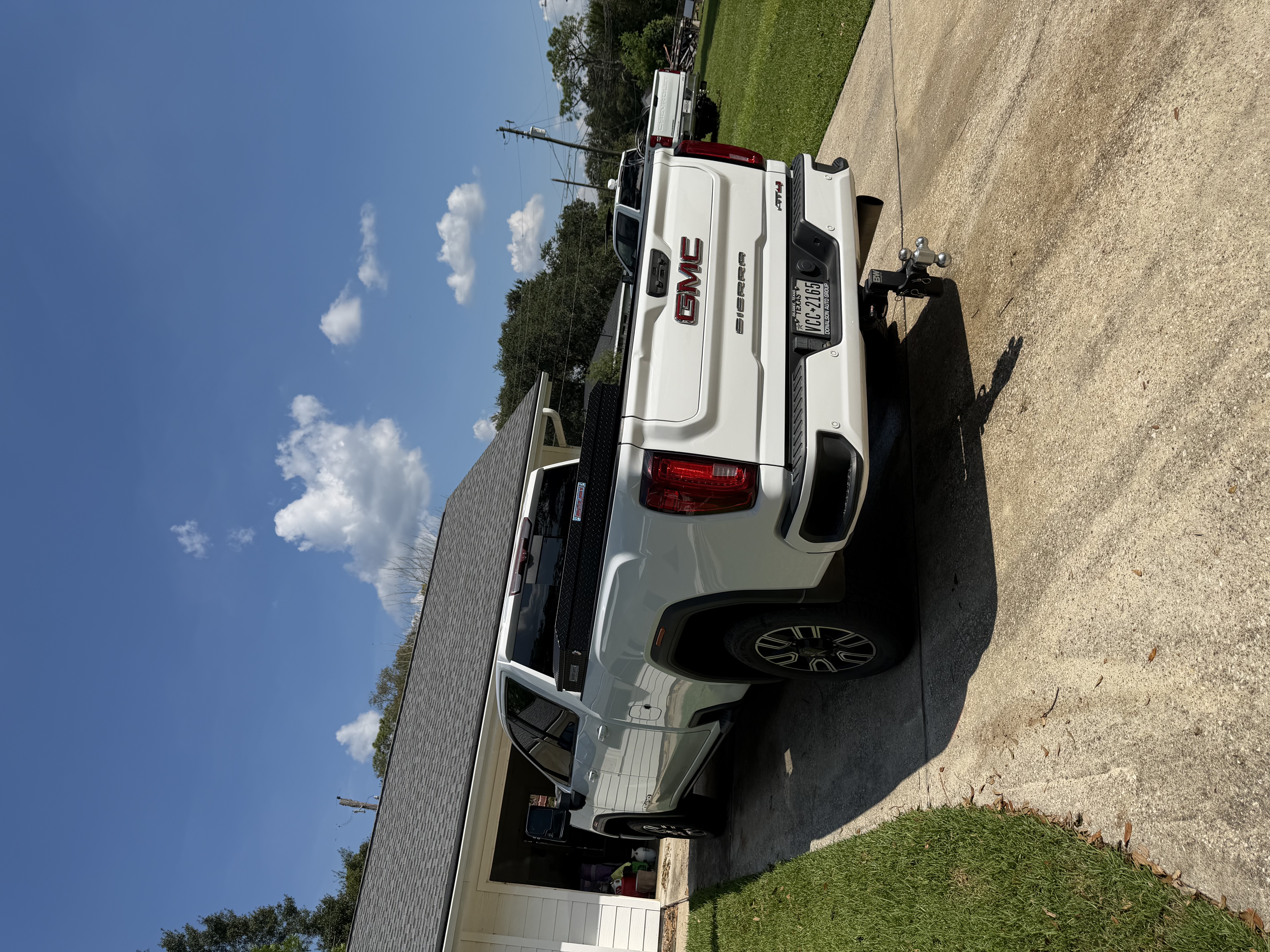 Used 2023 GMC Sierra 3500 AT4 w/ AT4 Premium Plus Package AWD/4WD image 4