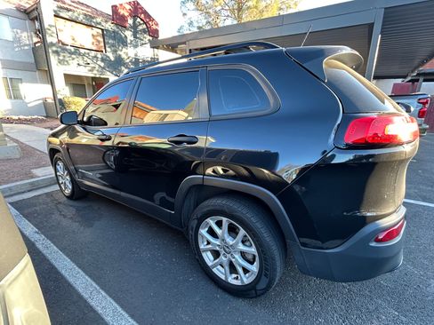 Used 2015 Jeep Cherokee Sport w/ Sport Appearance Group image 5