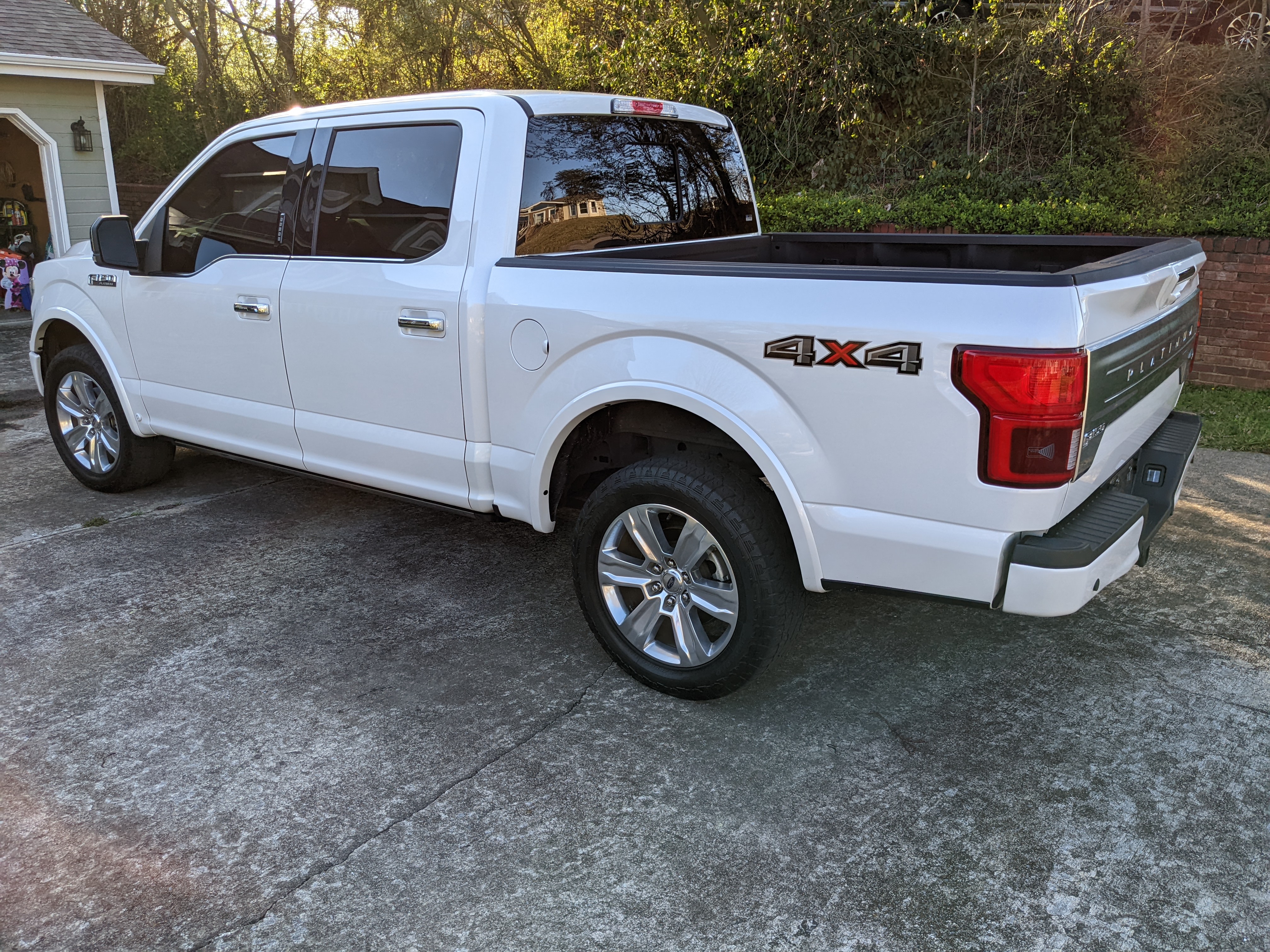 Used 2018 Ford F150 Platinum w/ Equipment Group 701A Luxury AWD/4WD image 6