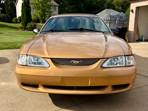 Used 1997 Ford Mustang GT RWD image 5