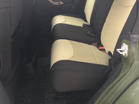 Used 2016 Jeep Wrangler Unlimited Sahara image 16