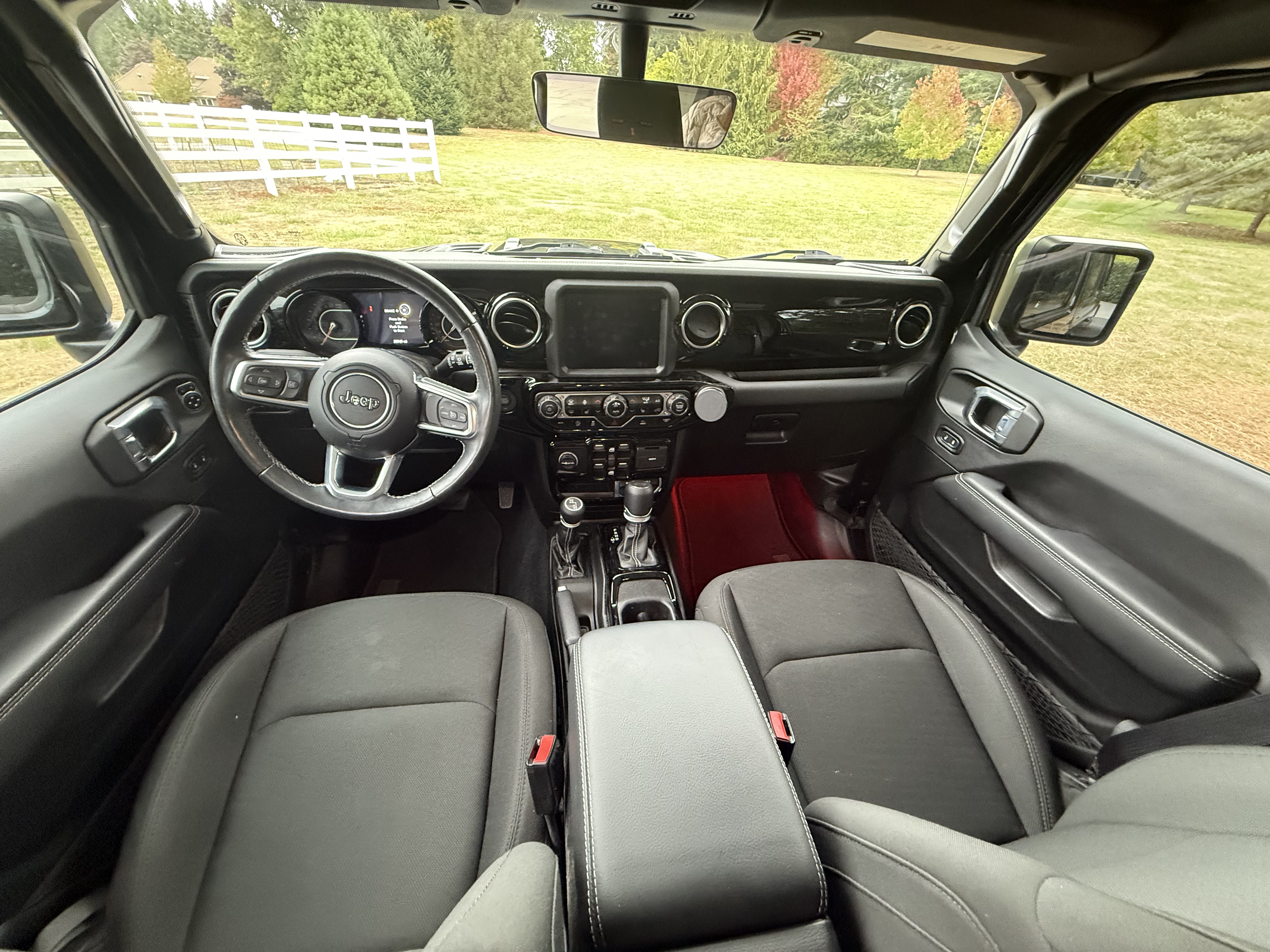 Used 2022 Jeep Wrangler Unlimited Sahara w/ Cold Weather Group AWD/4WD image 18