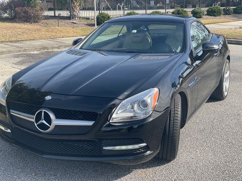 Used 2012 Mercedes-Benz SLK 350 image 4