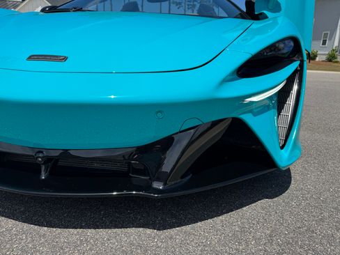 Used 2025 McLaren Artura Spider RWD image 12