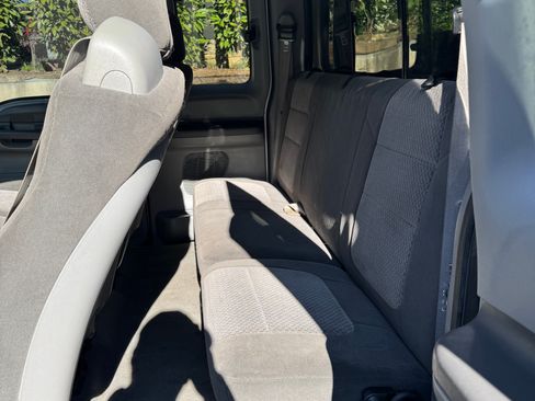 Used 2002 Ford F250 4x4 SuperCab Super Duty image 9