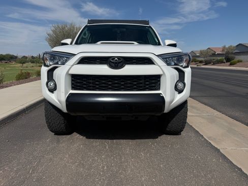 Used 2018 Toyota 4Runner TRD Off-Road AWD/4WD image 4