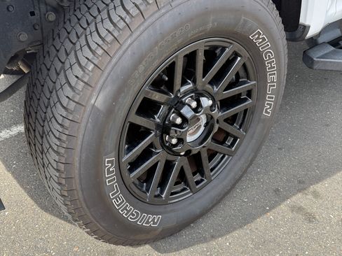 Used 2019 Ford F250 Lariat w/ Lariat Value Package image 12