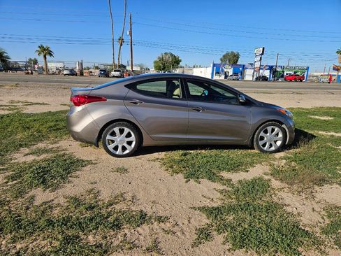 Used 2013 Hyundai Elantra Limited w/ Technology Pkg image 4