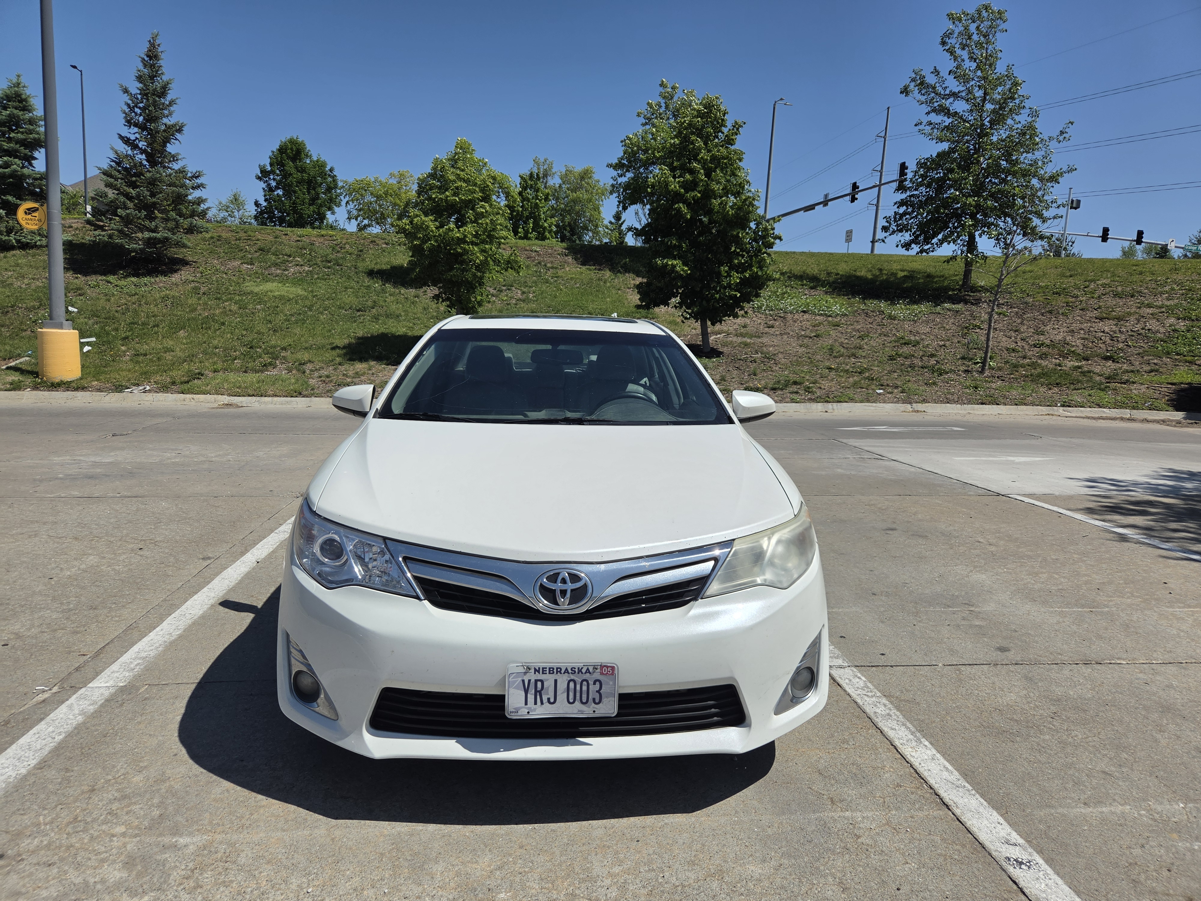 Used 2014 Toyota Camry XLE FWD image 5