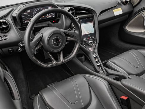 Used 2018 McLaren 720S Luxury RWD image 4