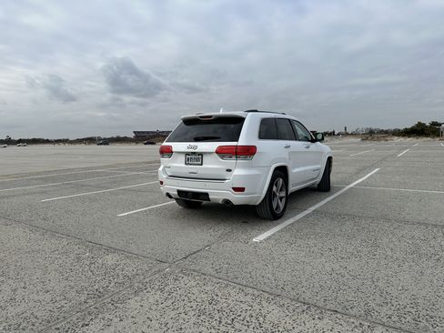 Used 2016 Jeep Grand Cherokee Overland image 5