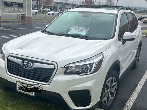 Used 2020 Subaru Forester Premium image 9