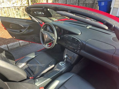 Used 2001 Porsche Boxster image 10