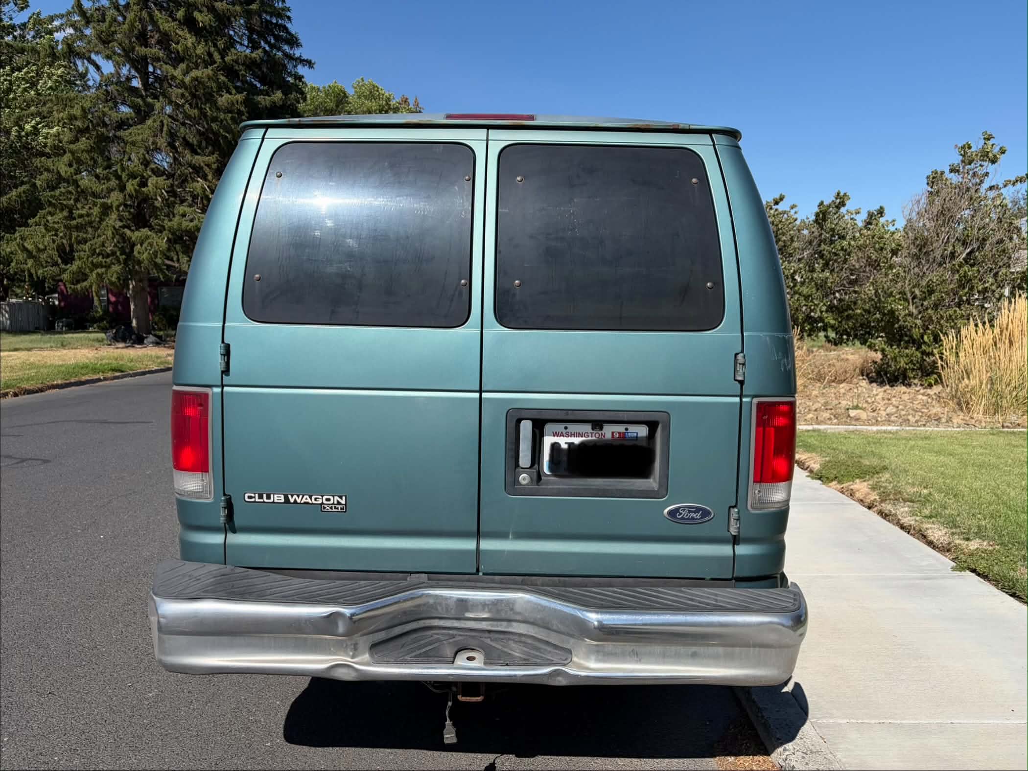 Used 1998 Ford E-350 and Econoline 350 Club Wagon RWD image 9