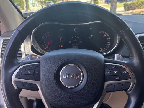Used 2014 Jeep Grand Cherokee Limited w/ Luxury Group II AWD/4WD image 14