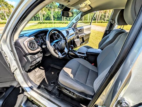 Used 2021 Toyota Tacoma SR5 image 14